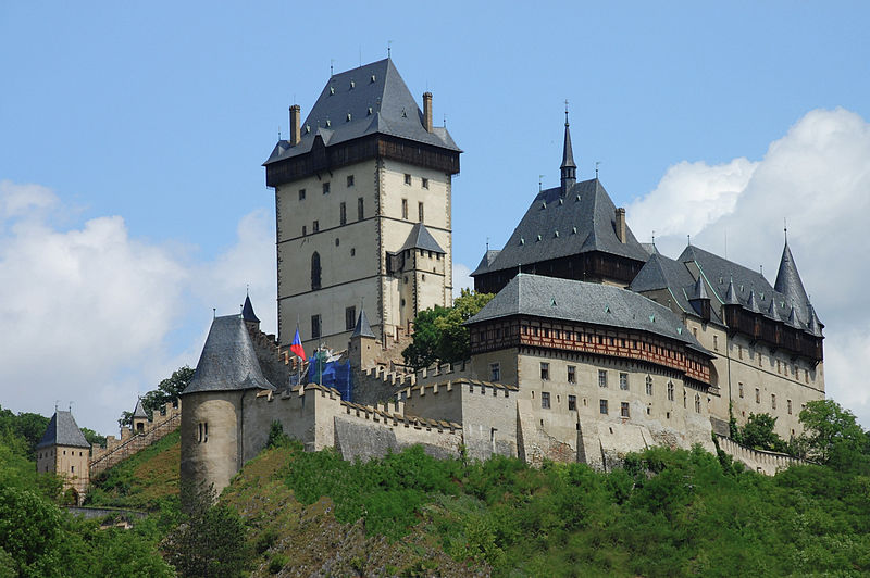 Le Ch Teau Fort De Karl Tejn Attend Les Restaurations Du Palais